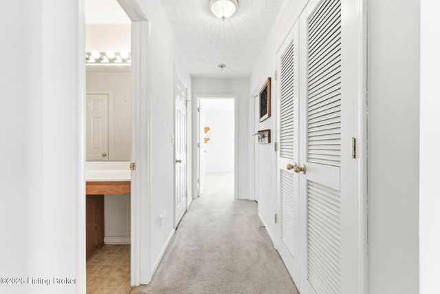 8411 Arbor Meadow Way, Louisville, KY 40228