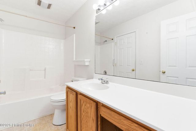 8411 Arbor Meadow Way, Louisville, KY 40228