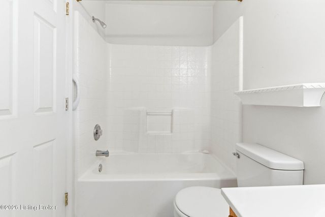 8411 Arbor Meadow Way, Louisville, KY 40228