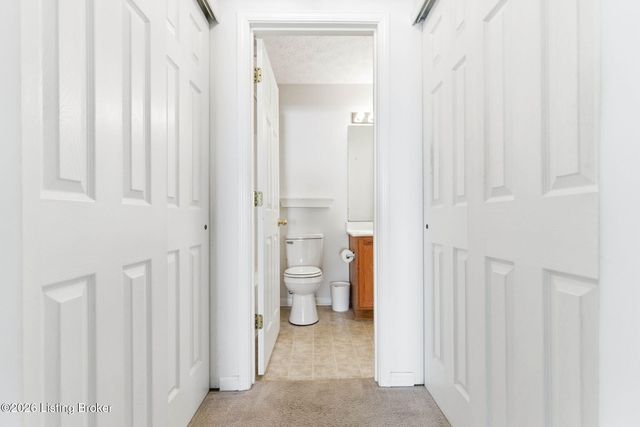 8411 Arbor Meadow Way, Louisville, KY 40228