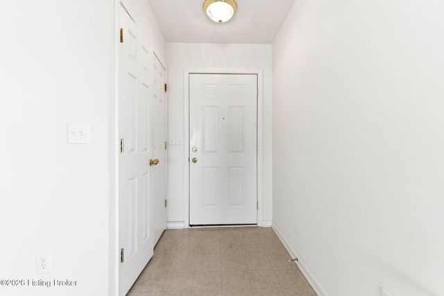 8411 Arbor Meadow Way, Louisville, KY 40228