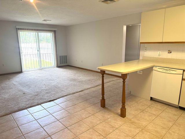 2 Roedean Drive A201, Nashua, NH 03063