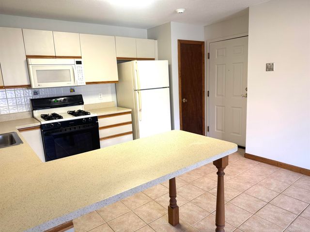 2 Roedean Drive A201, Nashua, NH 03063