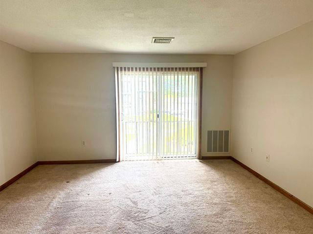 2 Roedean Drive A201, Nashua, NH 03063