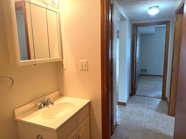 2 Roedean Drive A201, Nashua, NH 03063