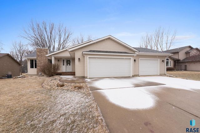 201 E 9th St Street, Crooks, SD 57020