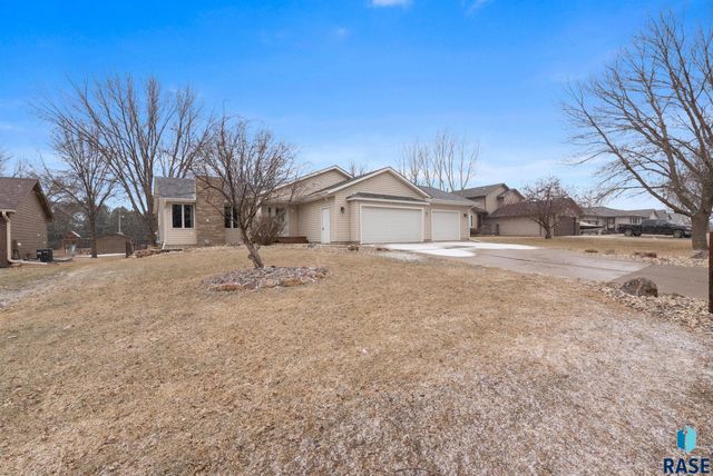 201 E 9th St Street, Crooks, SD 57020