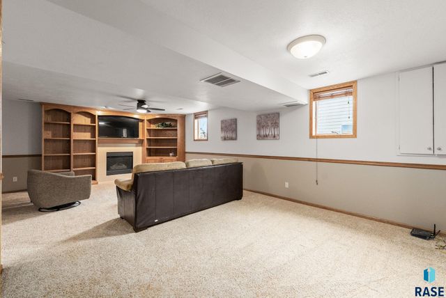 201 E 9th St Street, Crooks, SD 57020