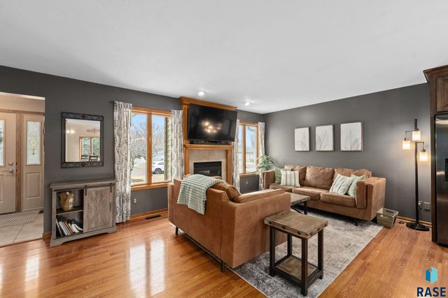 201 E 9th St Street, Crooks, SD 57020