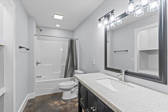 176 Fawn Dr, Webb, AL 36376