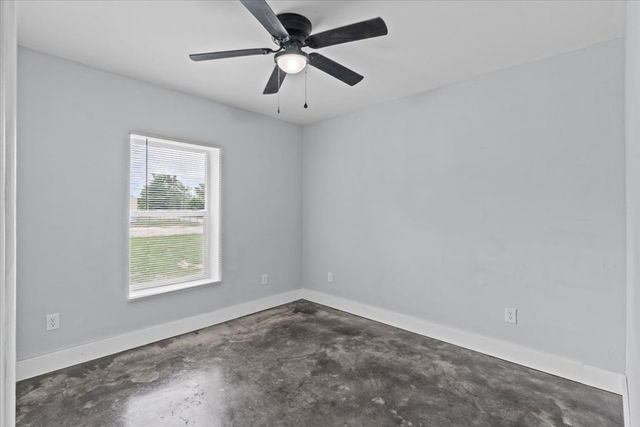 176 Fawn Dr, Webb, AL 36376