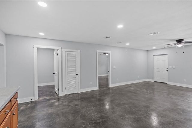 176 Fawn Dr, Webb, AL 36376