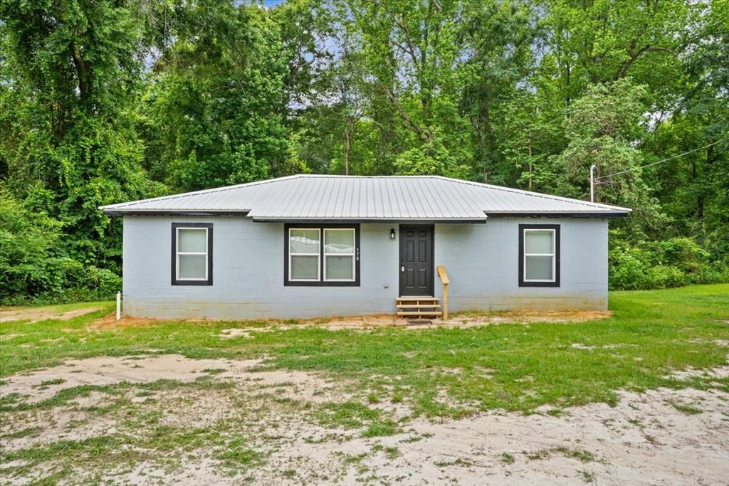 176 Fawn Dr, Webb, AL 36376