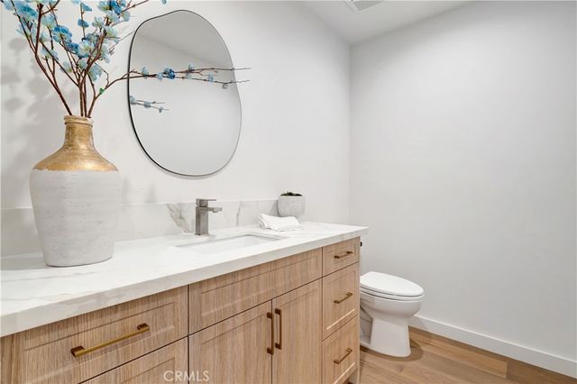 4830 Hasekian Drive, Tarzana, CA 91356