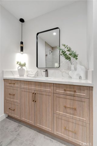 4830 Hasekian Drive, Tarzana, CA 91356