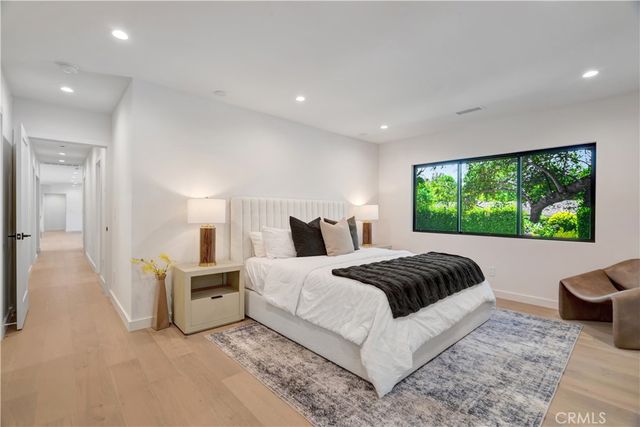 4830 Hasekian Drive, Tarzana, CA 91356