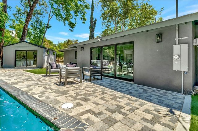 4830 Hasekian Drive, Tarzana, CA 91356