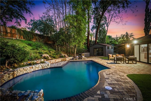 4830 Hasekian Drive, Tarzana, CA 91356