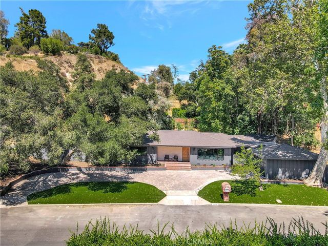 4830 Hasekian Drive, Tarzana, CA 91356