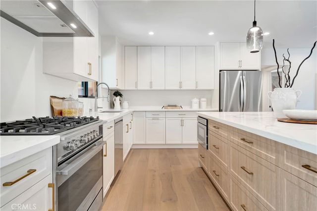 4830 Hasekian Drive, Tarzana, CA 91356