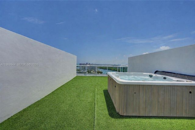 400 Sunny Isles Blvd 2004, Sunny Isles Beach, FL 33160