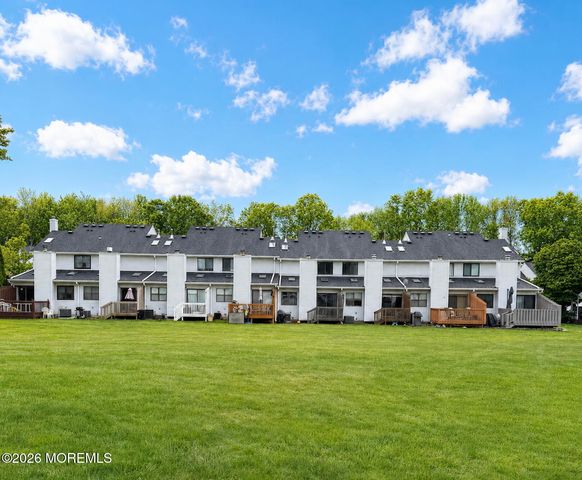 84 Chestnut Way, Manalapan, NJ 07726