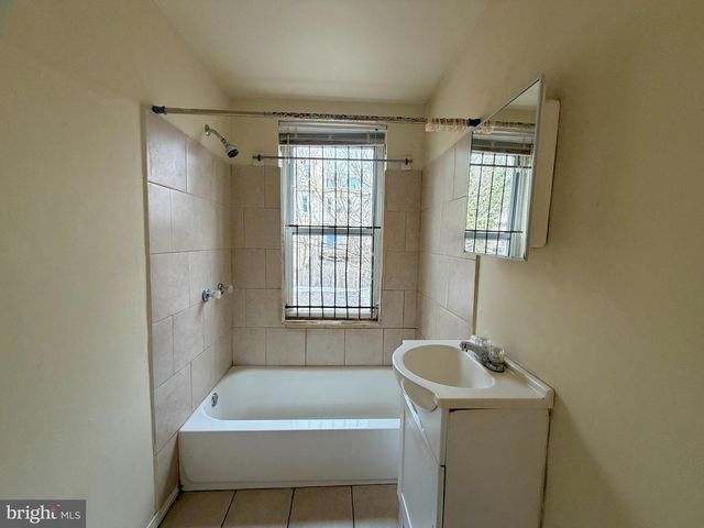 3203 PEARL ST, Philadelphia, PA 19104