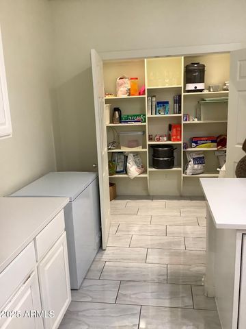 590 S Neely Street, Gilbert, AZ 85233