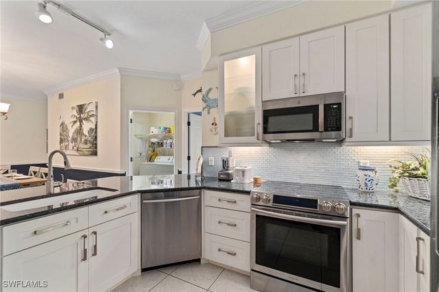 2110 Cay Lagoon DR 113, Naples, FL 34109