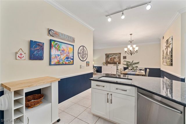 2110 Cay Lagoon DR 113, Naples, FL 34109