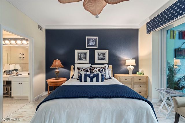 2110 Cay Lagoon DR 113, Naples, FL 34109