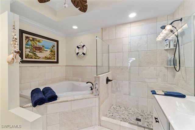 2110 Cay Lagoon DR 113, Naples, FL 34109