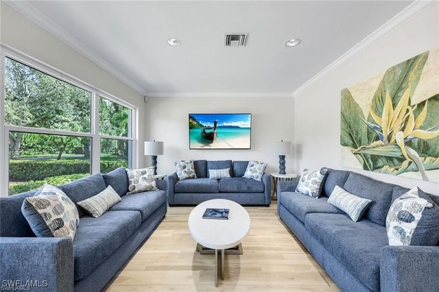 2110 Cay Lagoon DR 113, Naples, FL 34109