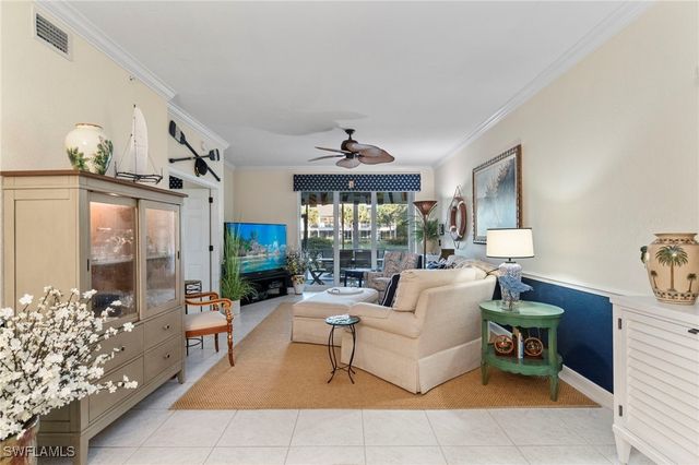 2110 Cay Lagoon DR 113, Naples, FL 34109