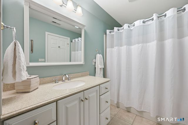 161 Great Pond Road, Glastonbury, CT 06073