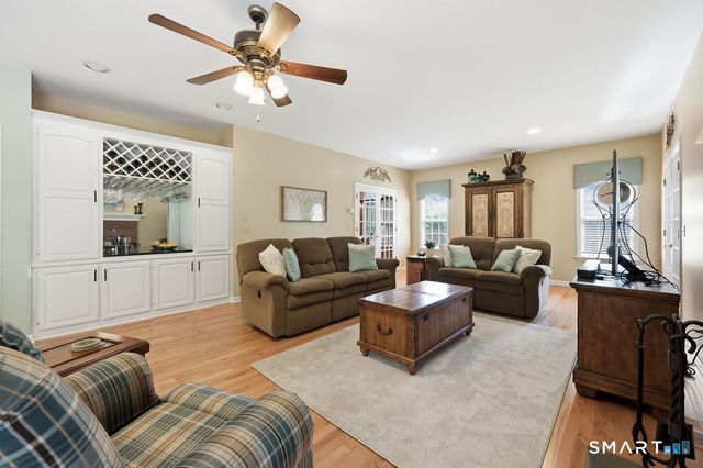 161 Great Pond Road, Glastonbury, CT 06073