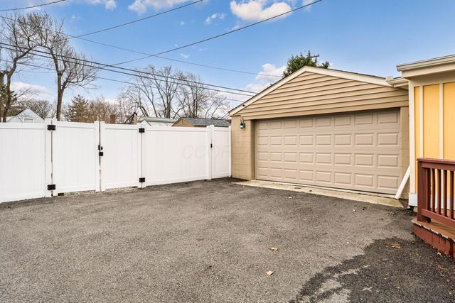 652 Eastmoor Boulevard, Columbus, OH 43209