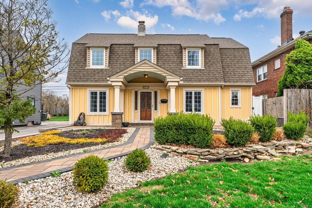 652 Eastmoor Boulevard, Columbus, OH 43209