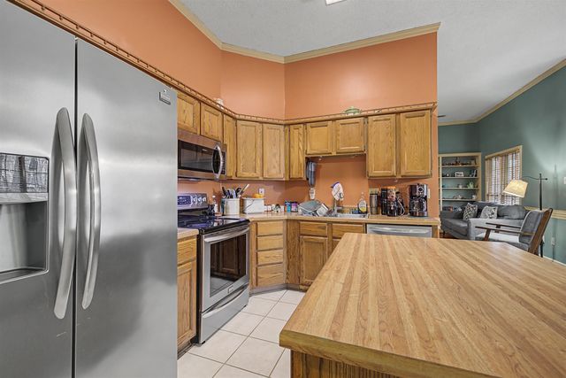 951 DOVE HOLLOW DR, Memphis, TN 38018