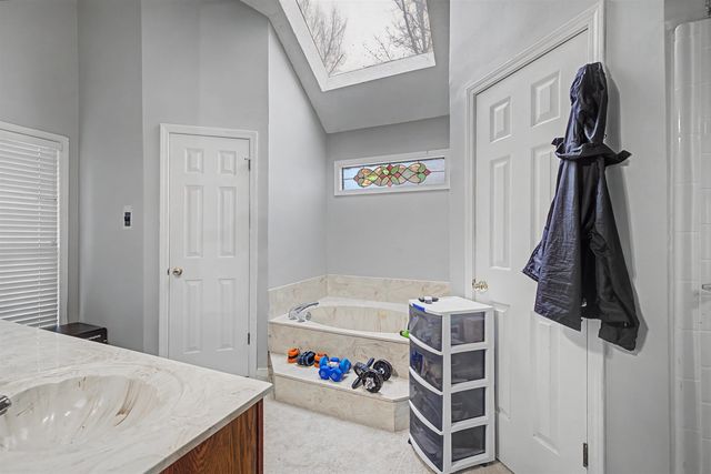 951 DOVE HOLLOW DR, Memphis, TN 38018