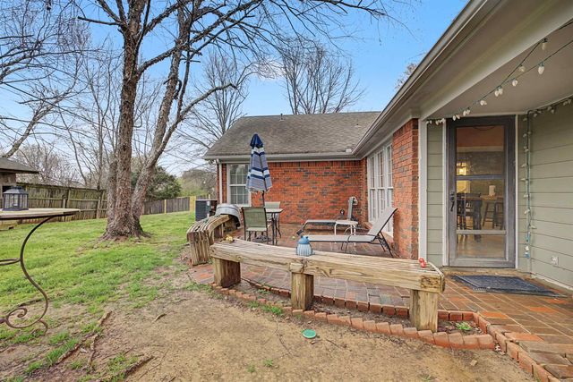 951 DOVE HOLLOW DR, Memphis, TN 38018