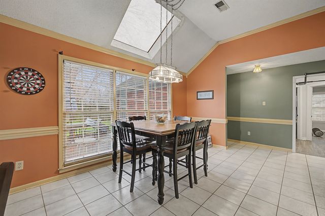 951 DOVE HOLLOW DR, Memphis, TN 38018