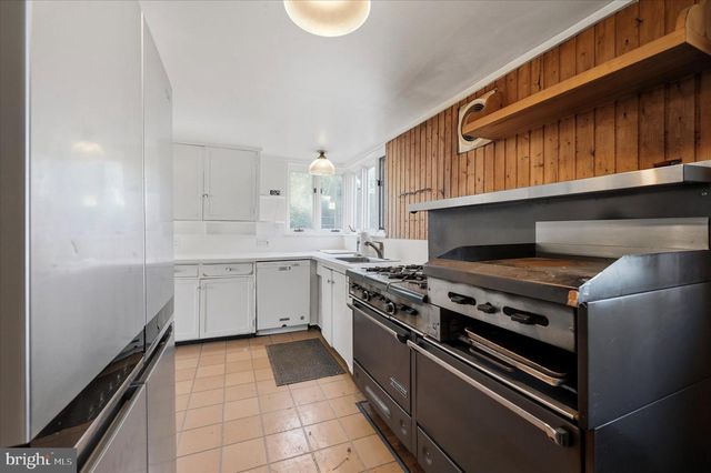 208 RIGHTERS MILL RD, Gladwyne, PA 19035