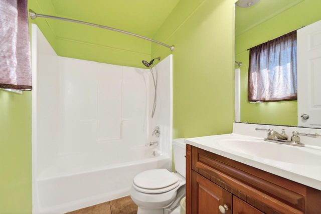445 W Chestnut STREET, Burlington, WI 53105