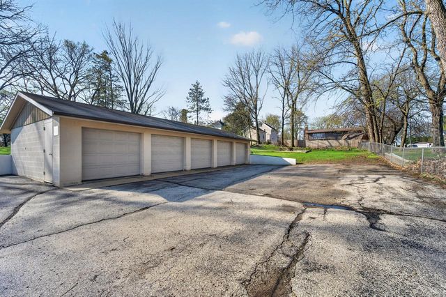 445 W Chestnut STREET, Burlington, WI 53105