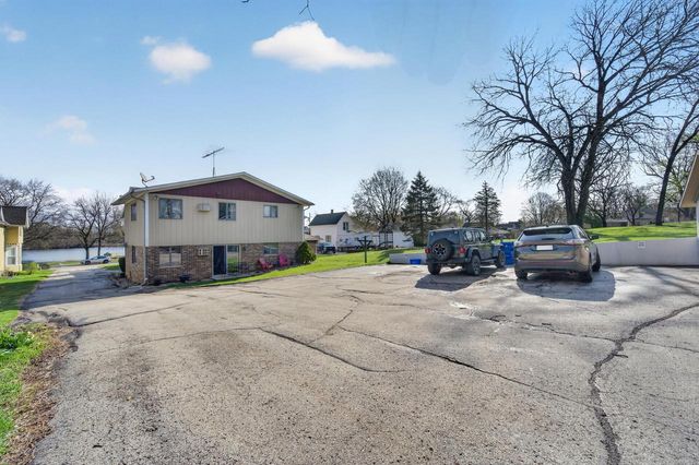445 W Chestnut STREET, Burlington, WI 53105