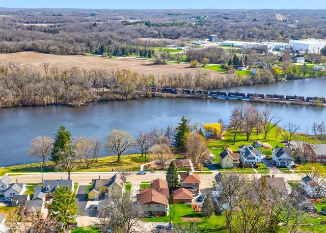 445 W Chestnut STREET, Burlington, WI 53105