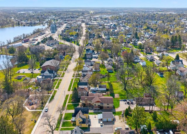 445 W Chestnut STREET, Burlington, WI 53105