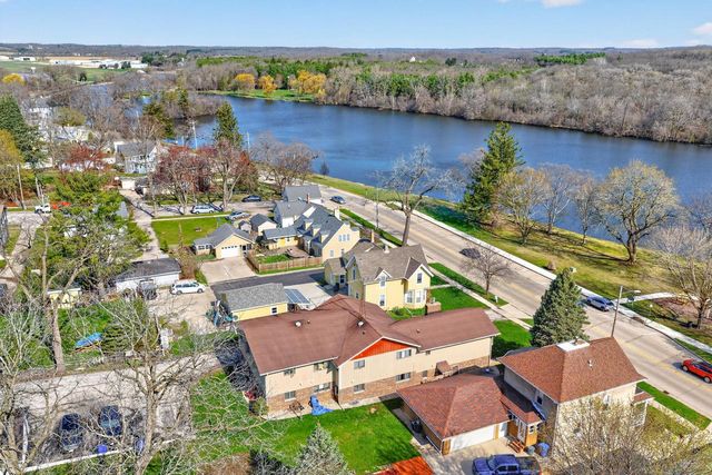 445 W Chestnut STREET, Burlington, WI 53105