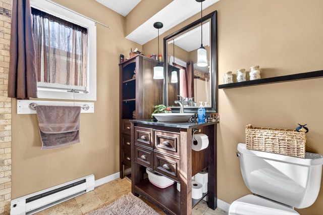 445 W Chestnut STREET, Burlington, WI 53105
